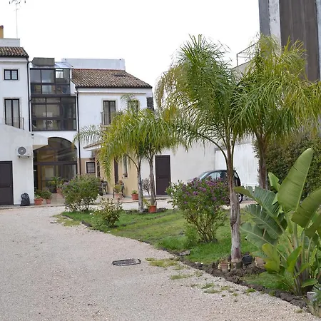 אכסניה Furnished In *