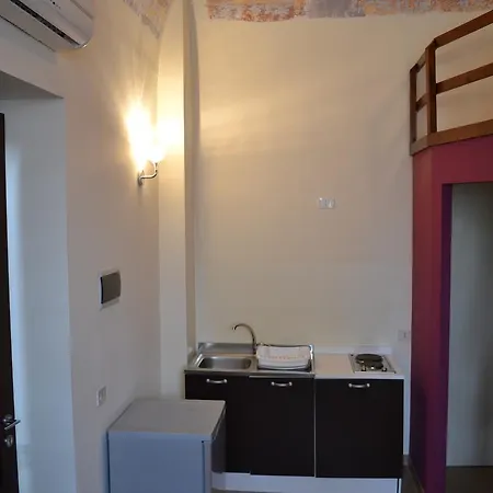 Furnished In אכסניה